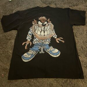 Dream‎ USA Looney Tunes Taz Graphic T-Shirt Black Design On Back Size L